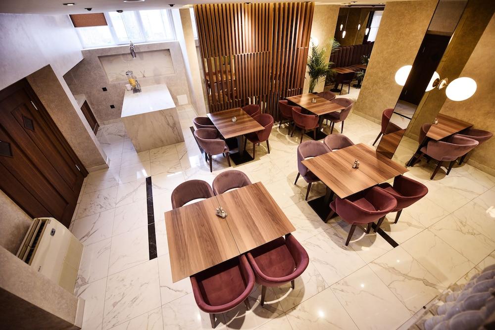 Hotel Ideja 3*